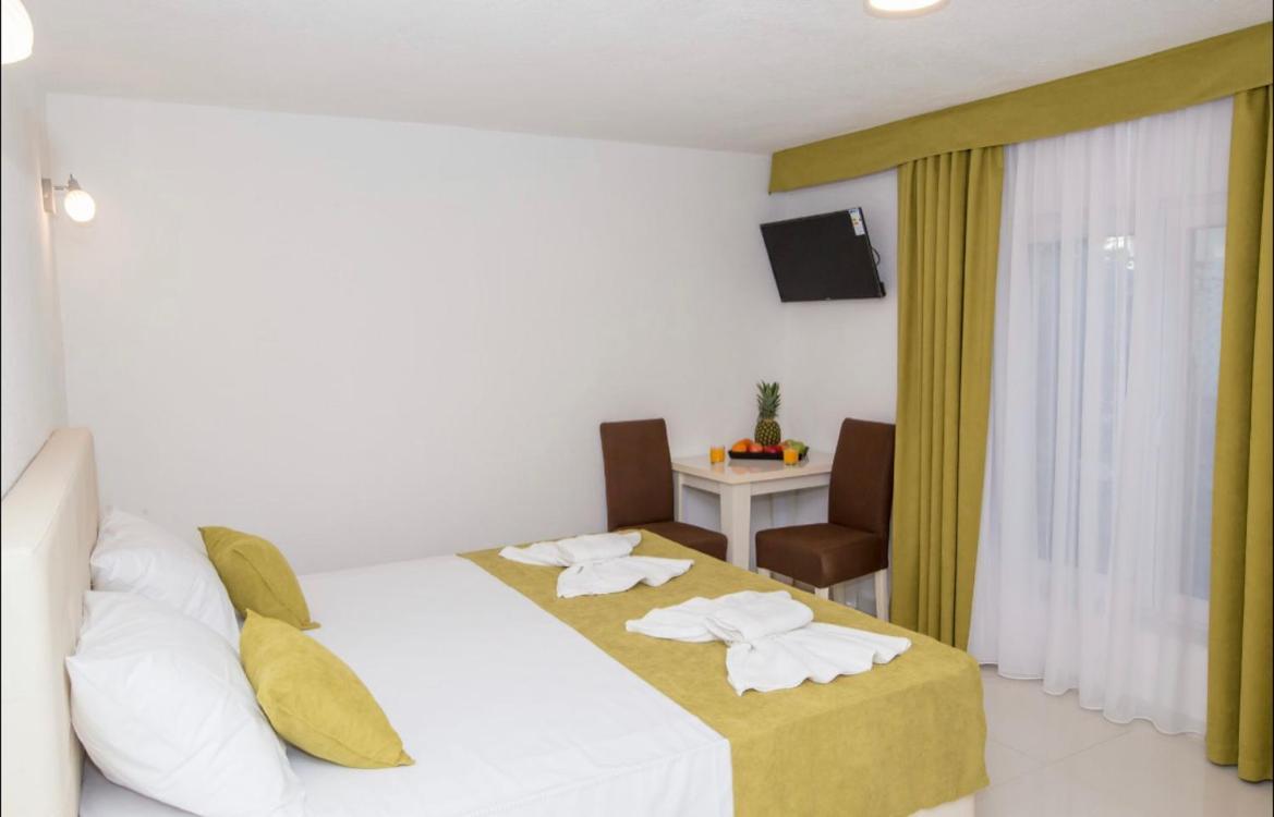 Apartmani Nela Sutomore Ngoại thất bức ảnh