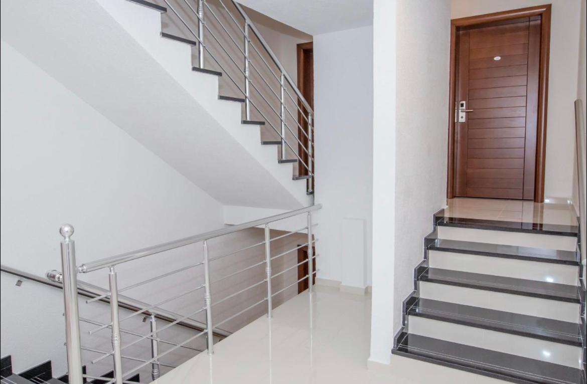 Apartmani Nela Sutomore Ngoại thất bức ảnh