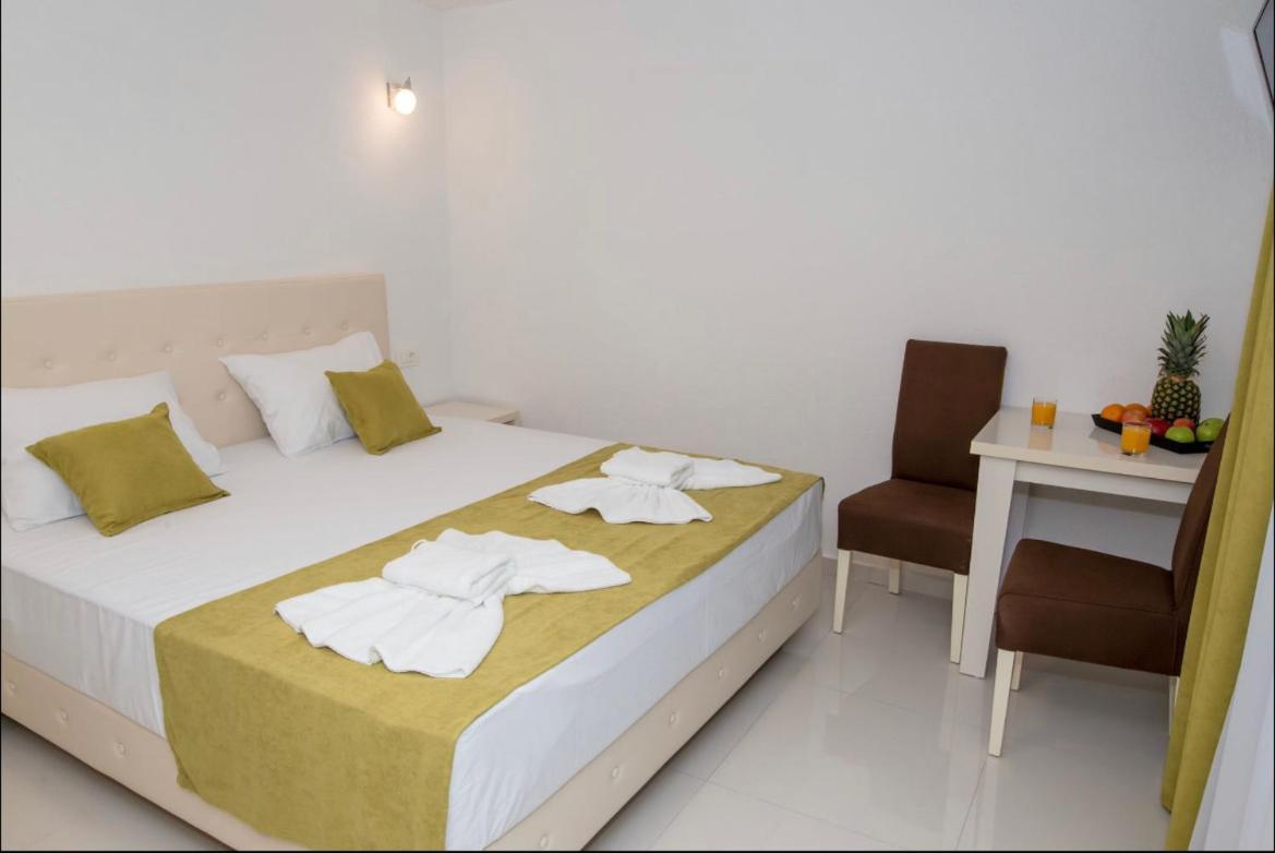 Apartmani Nela Sutomore Ngoại thất bức ảnh