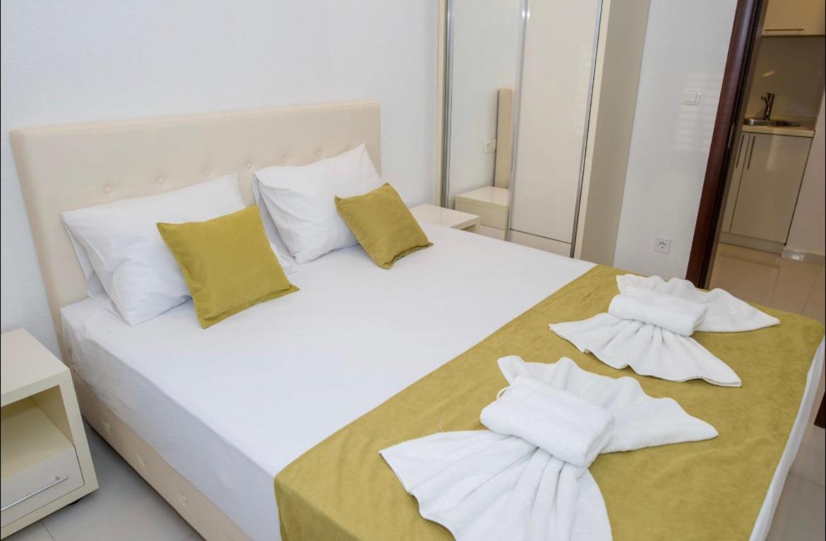 Apartmani Nela Sutomore Ngoại thất bức ảnh