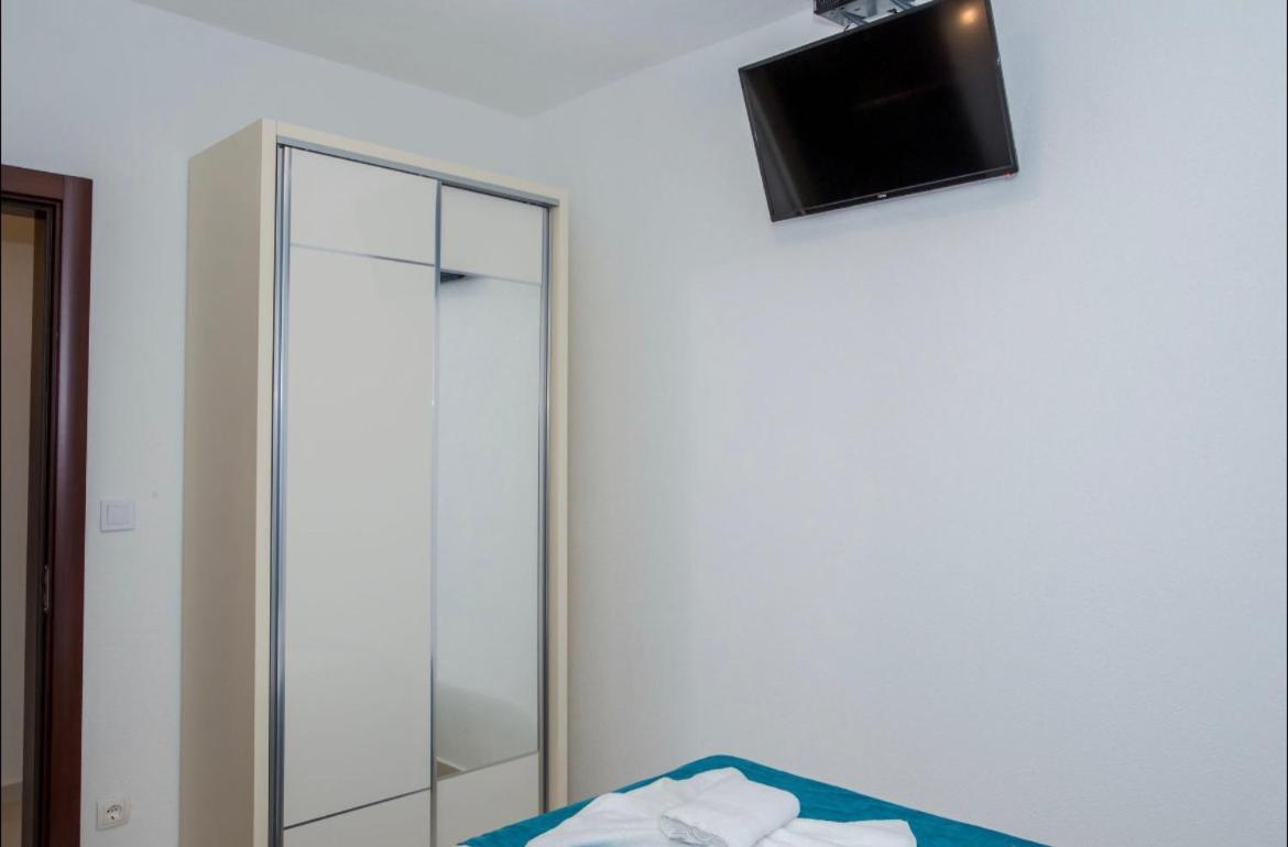 Apartmani Nela Sutomore Ngoại thất bức ảnh