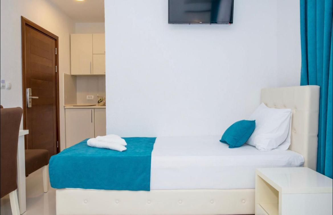 Apartmani Nela Sutomore Ngoại thất bức ảnh
