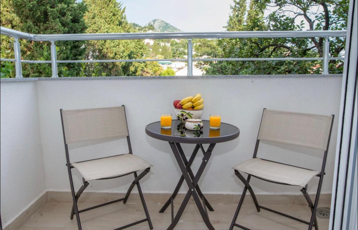 Apartmani Nela Sutomore Ngoại thất bức ảnh