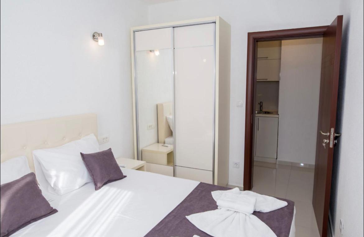 Apartmani Nela Sutomore Ngoại thất bức ảnh
