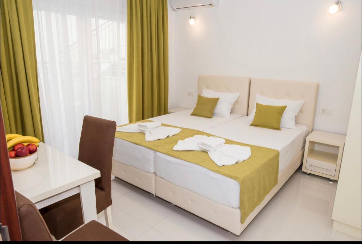 Apartmani Nela Sutomore Ngoại thất bức ảnh